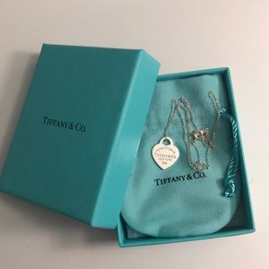 Tiffany classic heart necklace